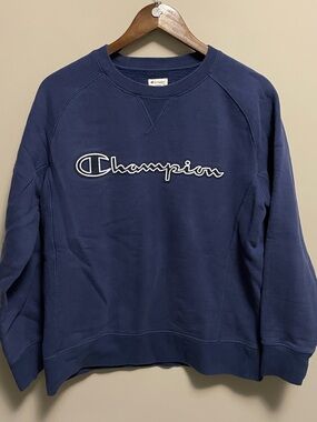 Champion Navy Blue Crewneck Sweatshirt Men’s Medium